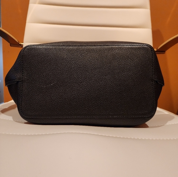 Tory Burch Perry Hobo - Beautiful Black, Cream Interior (Dust Bag!) - Picture 3 of 9